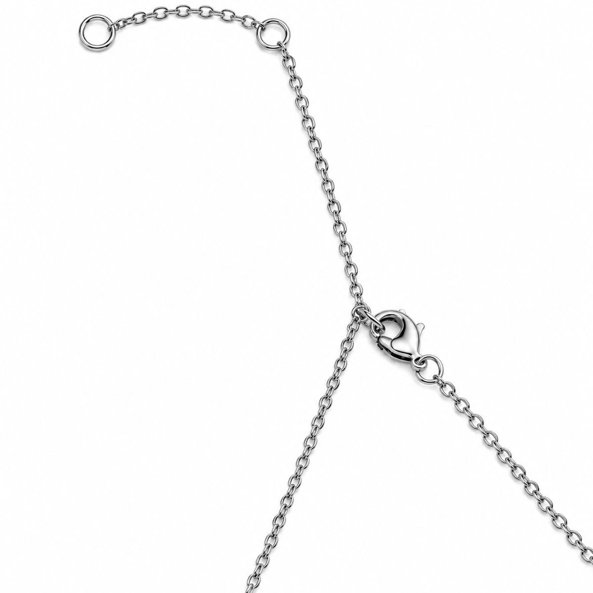 Collar de trébol con grabado guilloché en tono plateado