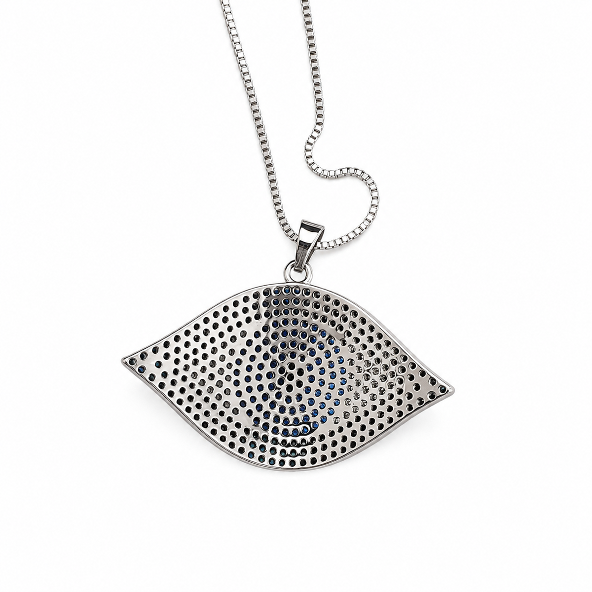Collar con dije de ojo turco en tono plateado con pavé de circonita cúbica