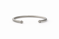 Pulsera de cablespira con cúpulas de plata y piedras pavé