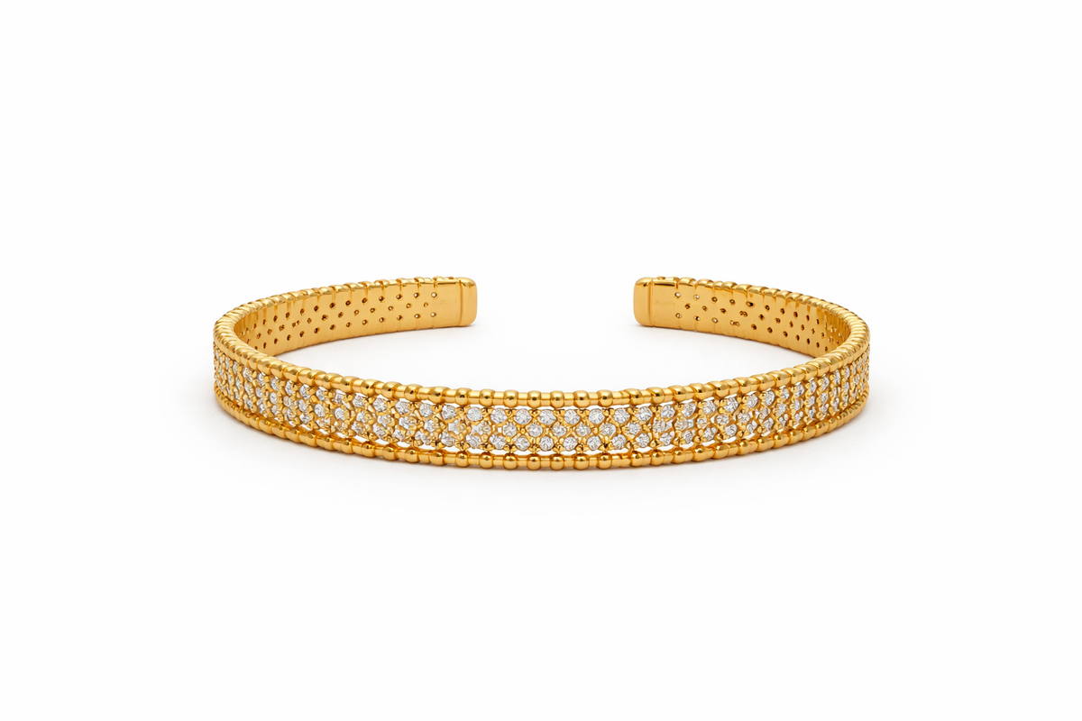 Brazalete de encaje en oro con pavé de circonitas brillantes